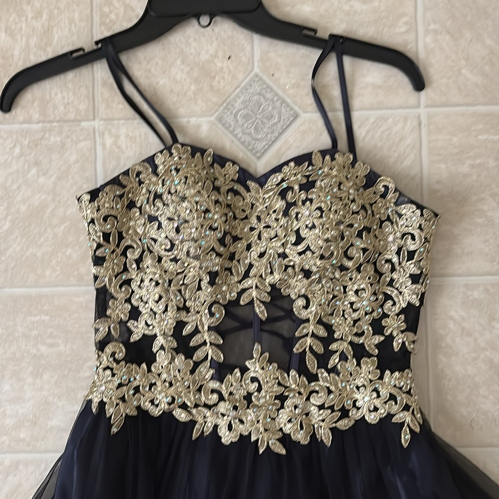 Blondie Nights Formal Dress - Picture 2 of 3